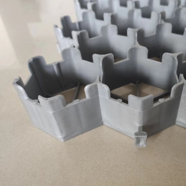 Upgrade Your Outdoor Space with 500*500*50 Plastic Honeycomb Gravel Grass Grid Pavers