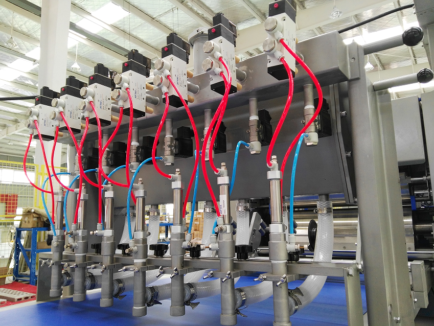 Professional Danish Pastry Equipment Wtih Fillings , Pizza Making Machine 2500 Kg / Hr