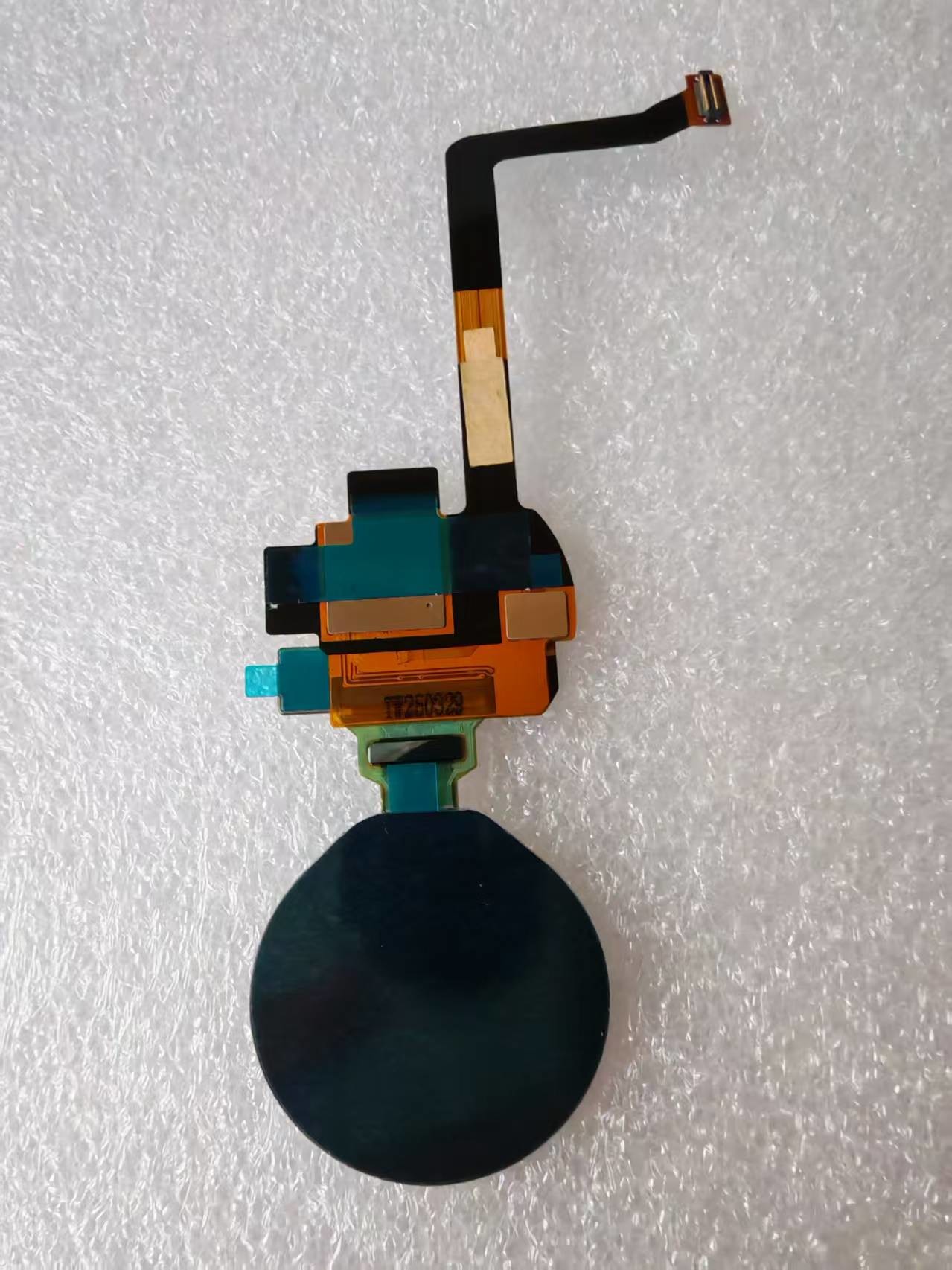 1.04 Inch Round AMOLED display module 340*340 Resolution SPI interface 600 C/D