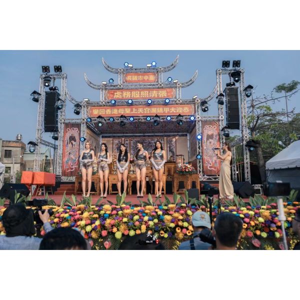 Silver Aluminum Roof Truss System , Square Portable Stage Truss