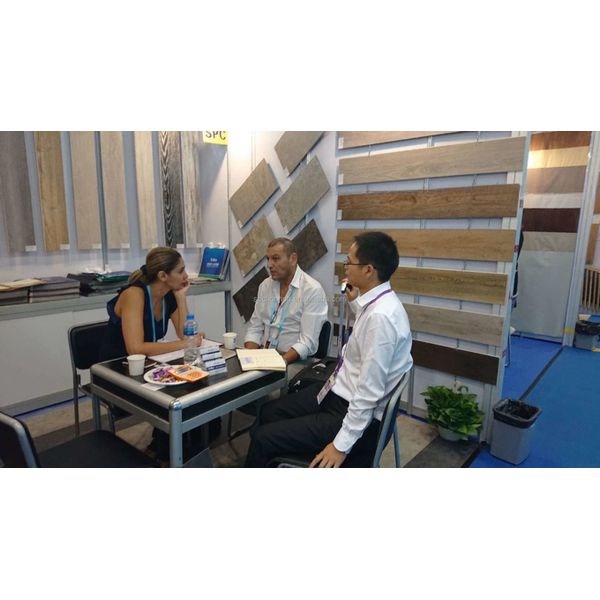 Hotel Waterproof Wear Resistant SPC Stone Polymer Composite Flooring with Marble Color