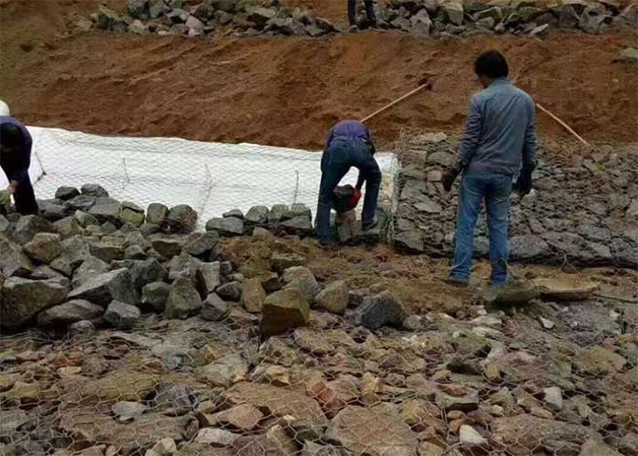 Wholesale OHSAS 18001 Gabion Baskets 2mx1mx1m Gabion Wire Mesh from china suppliers