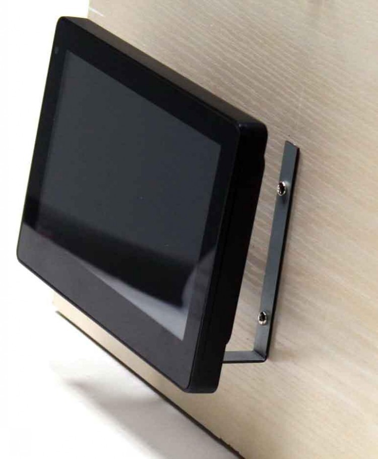 Q896 onwall mount with metal clips_conew1