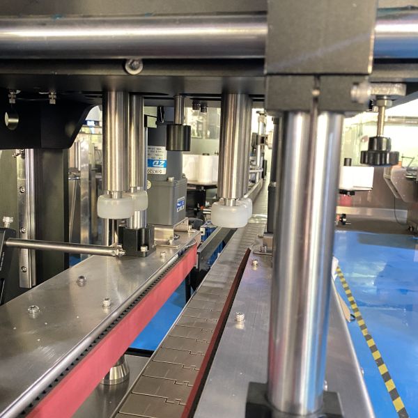 316L SUS Automatic High Speed Bottle Capping Machine Screw Cap Capper