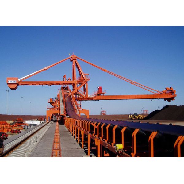 Mobile Rubber Tyred Port Gantry Crane , Continuous Ship Unloader Rail Mounted Crane