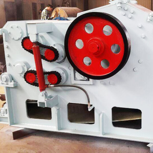 Automatic Crushing System Drum Wood Chips Making Machine