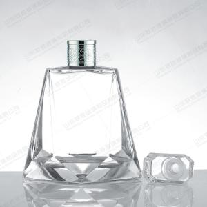 China Clear Glass Crystal Decanter Set Perfect for Storing and Serving Beverages on sale