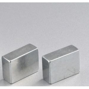Square Sintered NdFeB Magnets Countersunk Neodymium Magnets