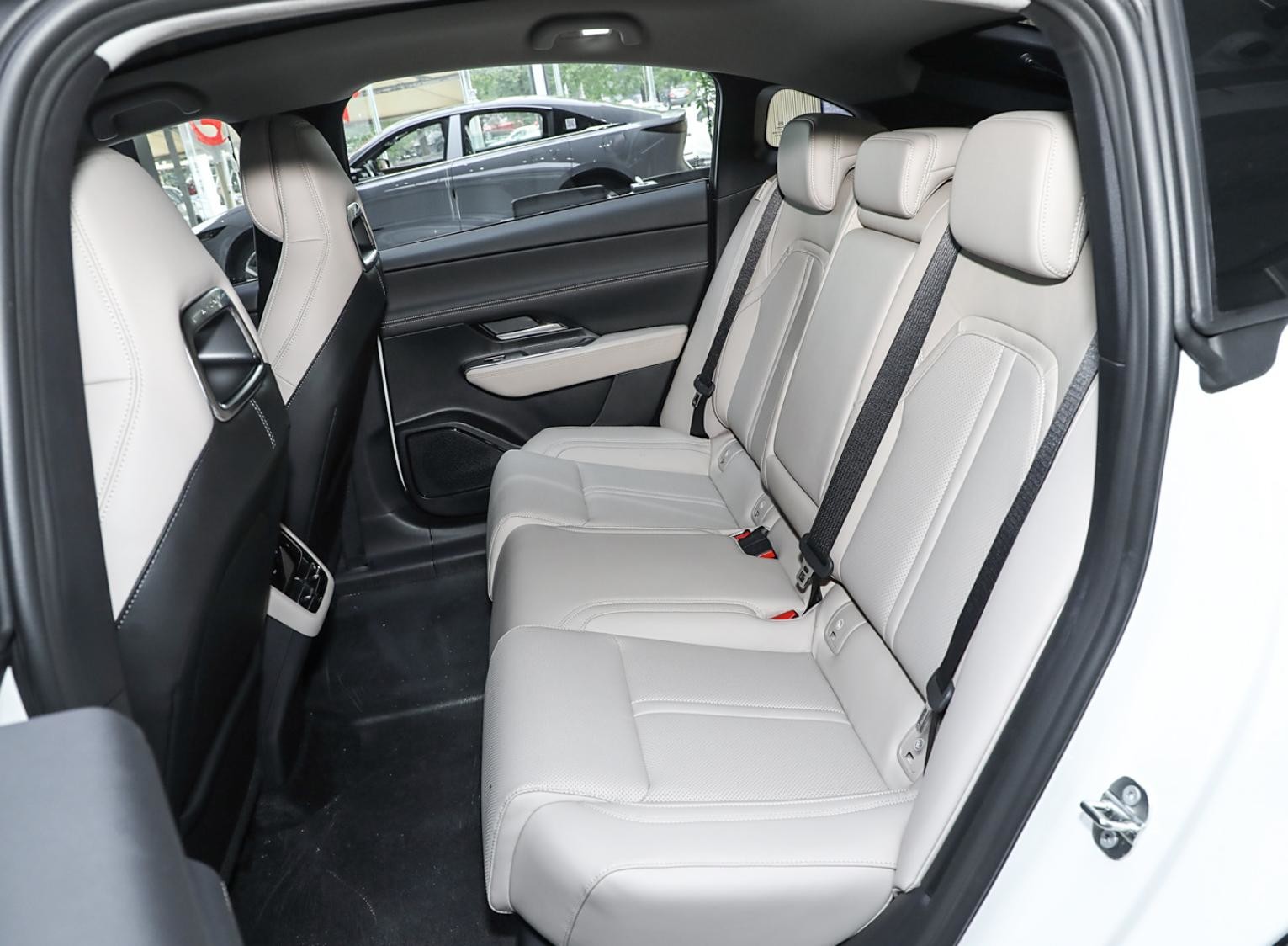 2025 New Model Extender Automobile EV with 5 Seating Capacity Mazda EZ6 Long Ranger Hybrid Electric Car with Sunroof