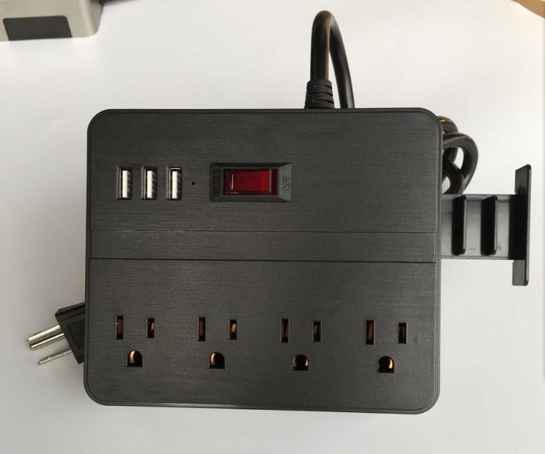 With USB expansion socket, customize 4-8 bit socket of plug intelligent socket in different countries