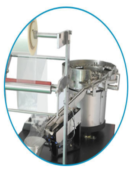 RS-955L Plastic Parts Packing Machine With Counting And Sealing Feature