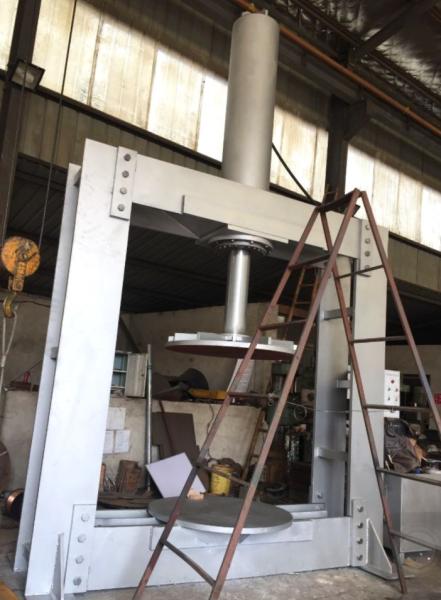 Quality Heavy Duty 400 Ton Forklift Tyre Press Machine For Solid Tire Loading / Unloading for sale