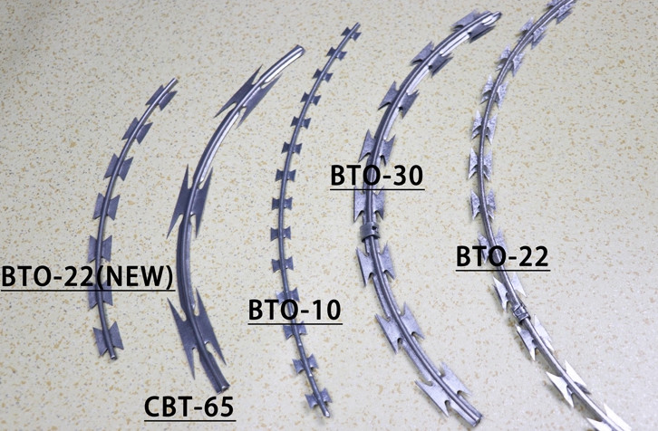 Clips Hot Dip Galvanized Razor Barbed Wire For Anti Piracy Security Fence