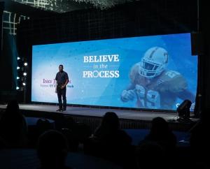 China Rental LED Screen Large Led Stage Curtain Screen P2.9 Mobile Led Screen Hire For Events on sale