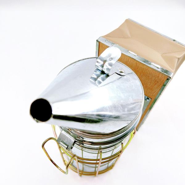 Special beekeeping tools for beehives