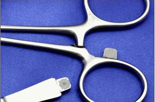 Medical apparatus and instruments RFID Ceramic Metal Tag UHF High-temprature Resistant