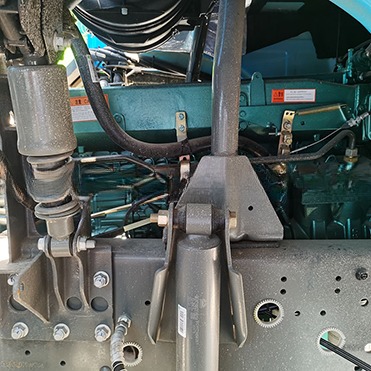 450HP 600L Fuel Tank Left Euro 2 Semi Trailer 6X4 Heavy Truck Tractor Head Diesel Fuel Automatic Manual Transmission