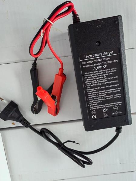 Quality Smart Lithium Ion Battery Charger For 24V 8S Lifepo4 Packs 29.2V 2A for sale