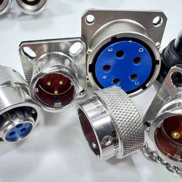 Amphenol Military MIL Connectors Mil Spec Plug Bayonet Locked Series FCI Souriau