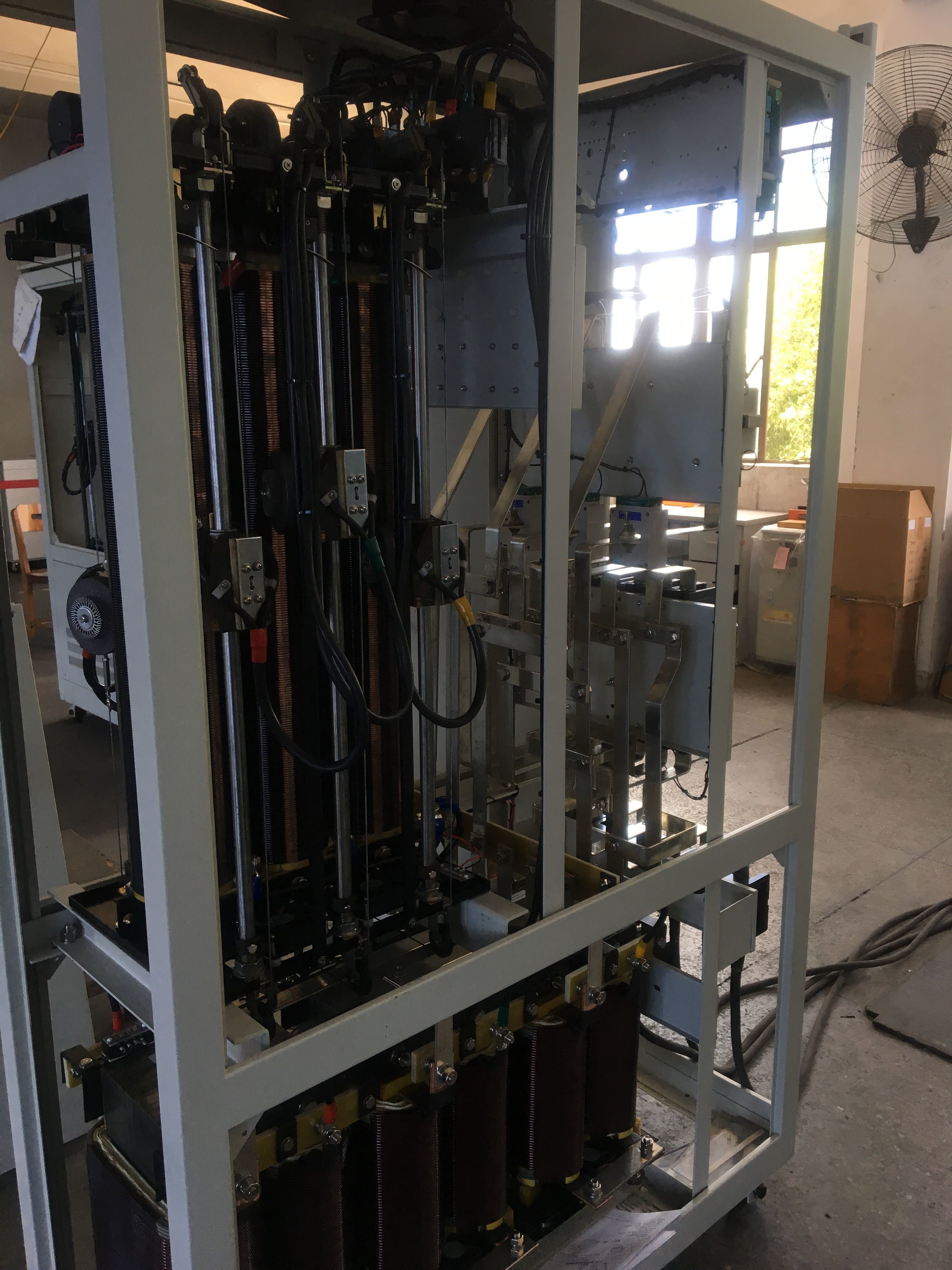 Three Phase 80kva Power IP20 Servo Controlled Voltage Stabilizer