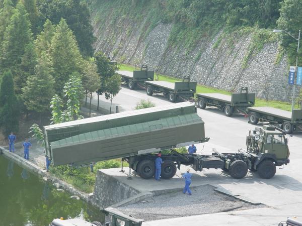 Quality 40t Transporting Rafts Floating Military Pontoon Bridge Mobile Platform for sale