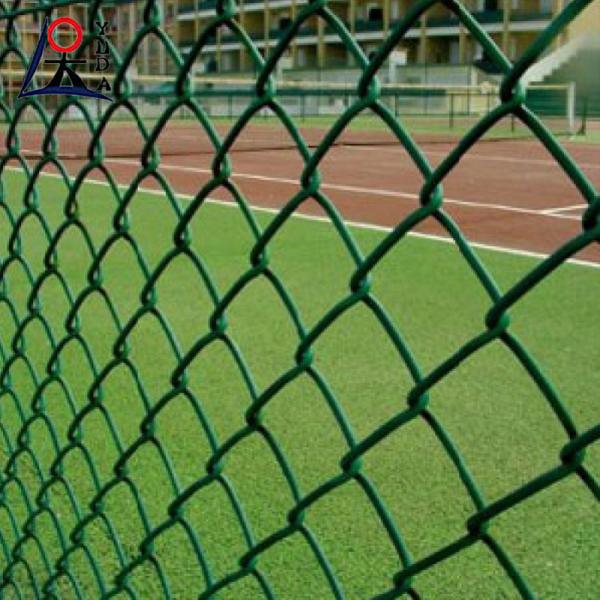 Galvanized Cyclone Wire Chain Link Iron Wire Mesh Roll Privacy Metal Fence