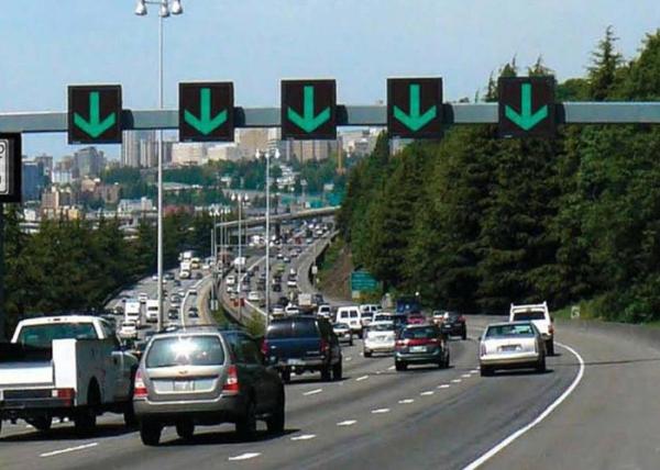 Outside Reflective P25 Variable Message Signs Multiple Control Mode / Wireless