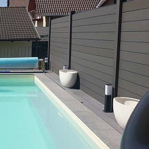 Wholesale WPC Plastic Wood Fence Boards Rotproof Composite Fence Boards from china suppliers