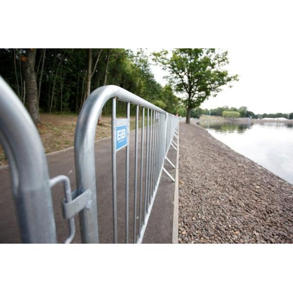 1.1*2.5m Portable Crowd Barriers , Powder Coated Type Construction Site Barrier Fence