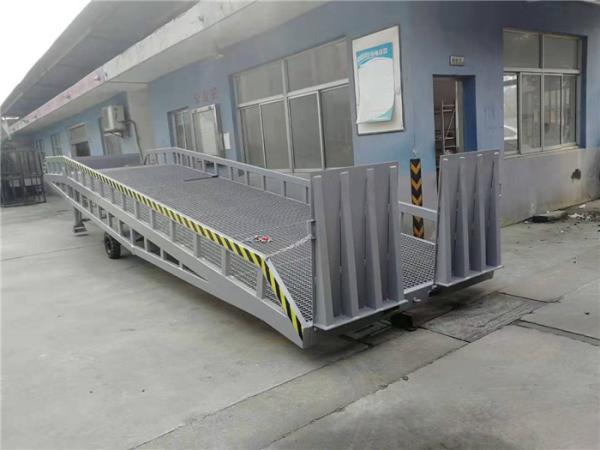 High Efficiency Portable Loading Dock Ramp Forklift Yard Ramp Load And Unload