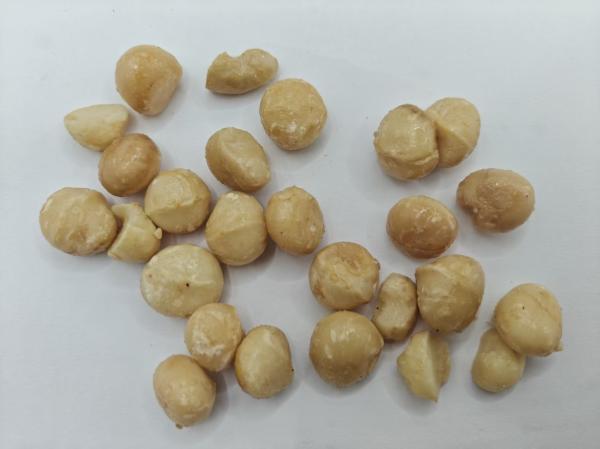 Quality Delicious Roasted Macadamia Nuts Made With Natural Ingredients for sale