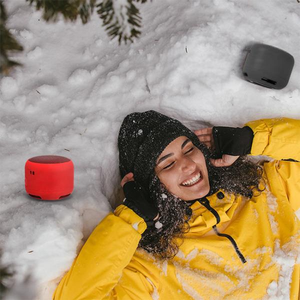 Black Portable Waterproof Speaker Constructed With TPU Plastic ABS Iron