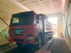 China Used Commercial Trucks HOWO Dump Truck 8*4 Right Steering 371hp Truck Body 7.3*2.45*1.5m on sale