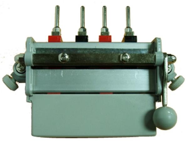 Solid Structure Quick Connection Device For Single Phase And Three Phase Energy