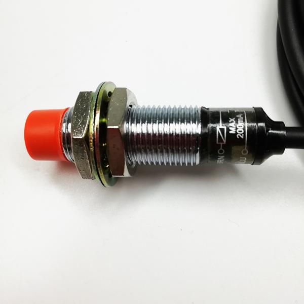 Cylindrical Type Automotive Auto Parts 2 Wire Type Sensor 24VDC Voltage