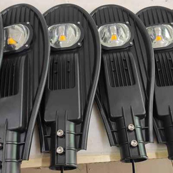 100W High Lumens Remote Control IP65 All In One LED Street Lamp featuring SMD3030 LED