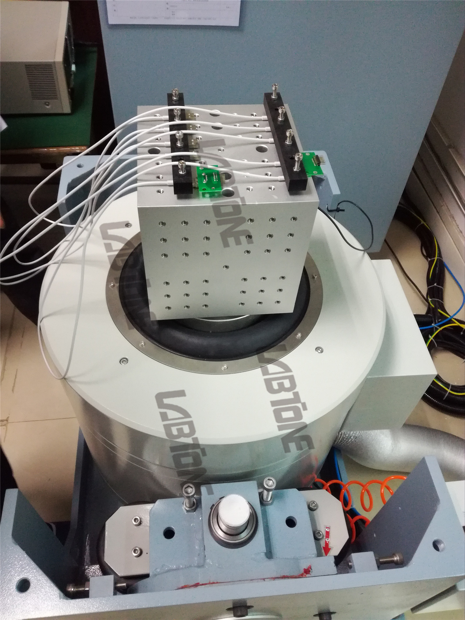 High Safety Reliability Electrodynamic Vibration Shaker System For Vehicle Parts