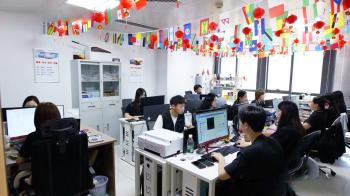 Shenzhen Qunmao Display Technology Co., Ltd.