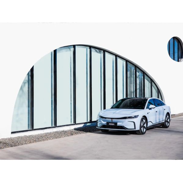 2024 Voyah Zhuiguang Electric Sedan EV Vehicle with Ternary Lithium Battery and 5-Door 5-Seat Body Structure