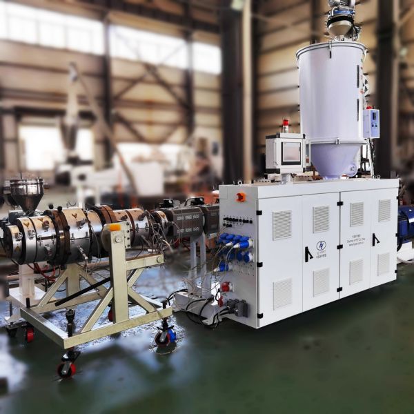 Shenzhen HYPET 20-63 PPR Pipe Production Line , Three Layers HDPE PE 20-1200mm Pipe Making Machine