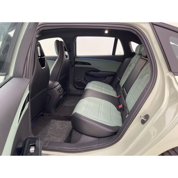 Max Speed 190km/h 2024 FAW Hongqi EH7 Electric Car with Long Range 820km and Energy-Saving Technology