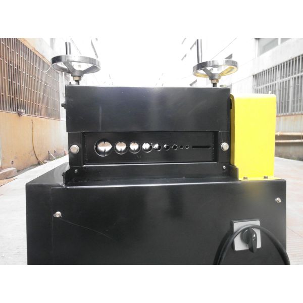 Automatic Copper Wire Stripping Machine For Scrap Copper 9 Pieces Blades