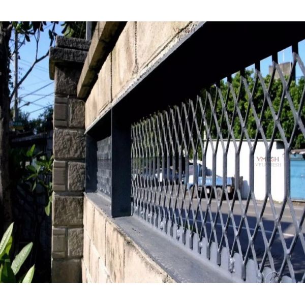 Galvanized Expanded Metal Security Fence - Fireproof & Corrosion Resistant