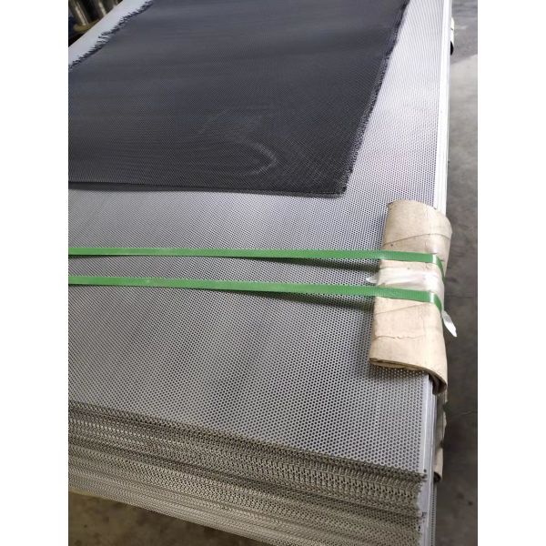 Staggered Stainless Steel Perforated Sheet Metal 0.81mm Thickness Fit Agricultural