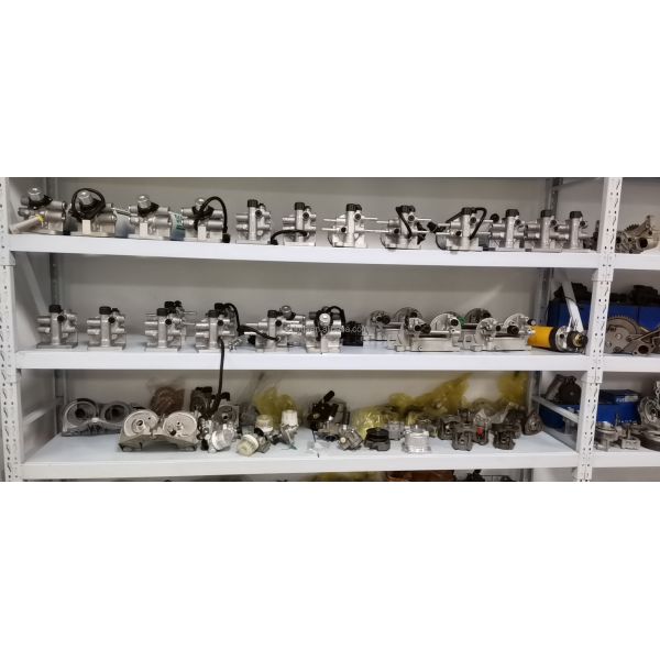 Mercedes-Benz Truck Water Pump 4222001301 for OM422 OM423 Engines