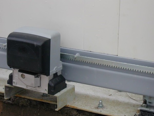 1000 X 12 X 30 Mm Sliding Gate Rack Iron Automatic Sliding Gate Steel Rack Nylon