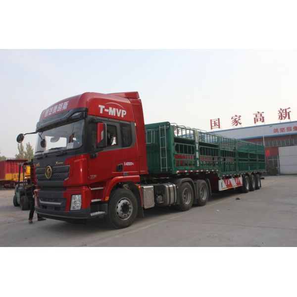 7-Way Electric System Semi-Trailer Perfect for Transporting Livestock and Bulk Cargo
