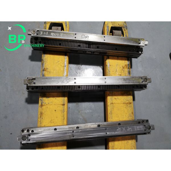 China loose leaf pp sheets hard cover punching die for hole perforate