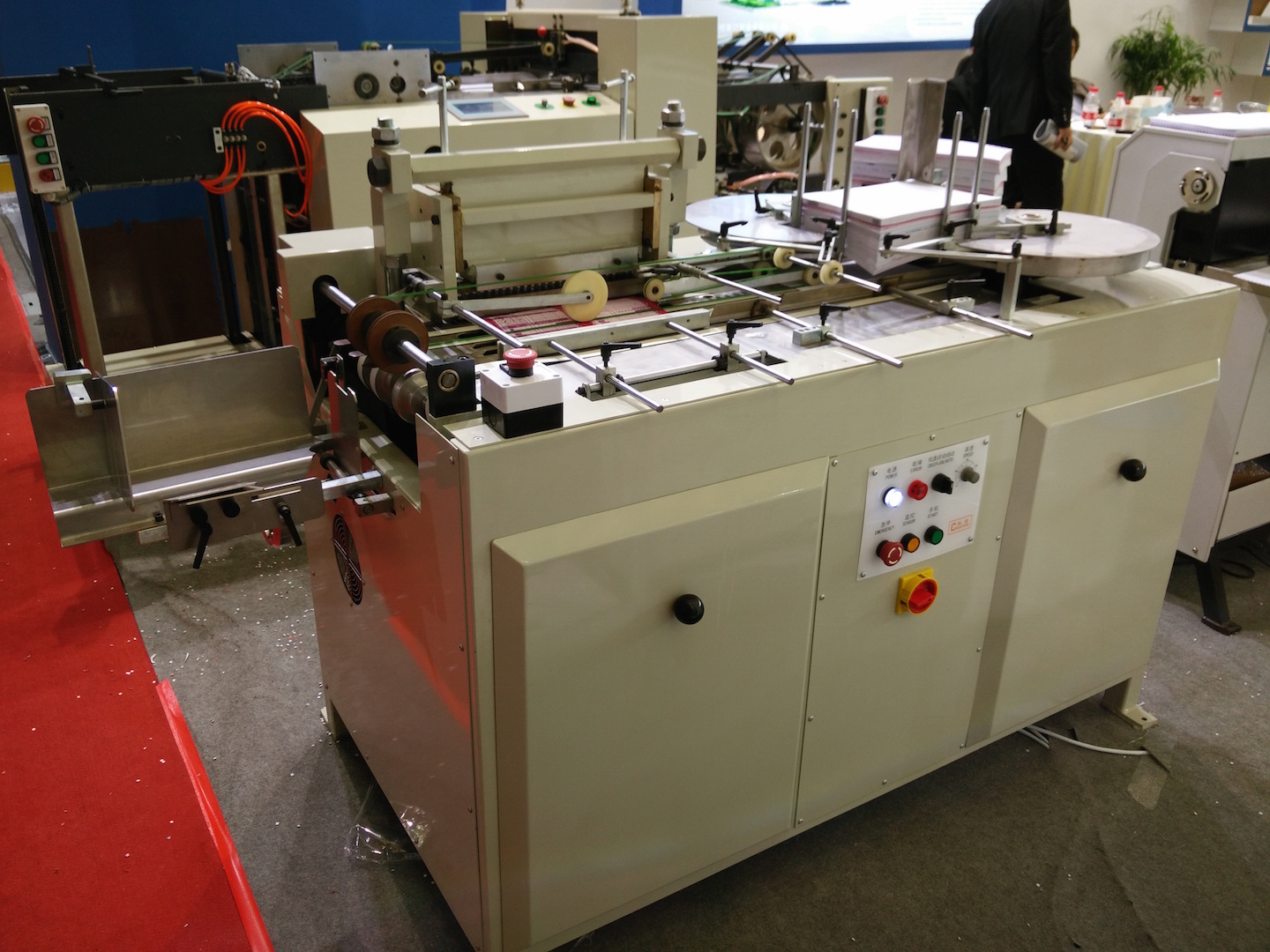 Automatic notebook punching machine SPA320