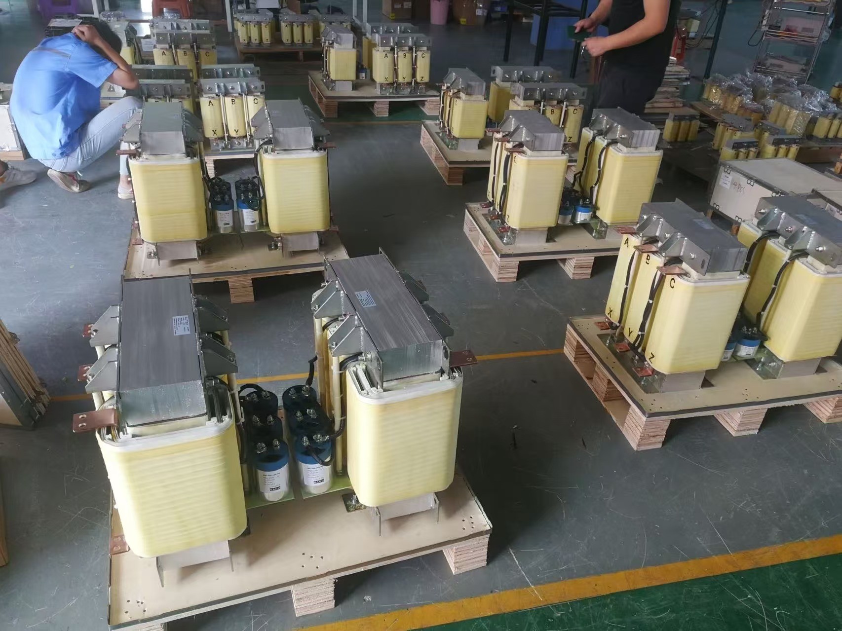 Inomax 380V Sine Wave Filter for Heat Buildup Reduction And Minimizes Noise